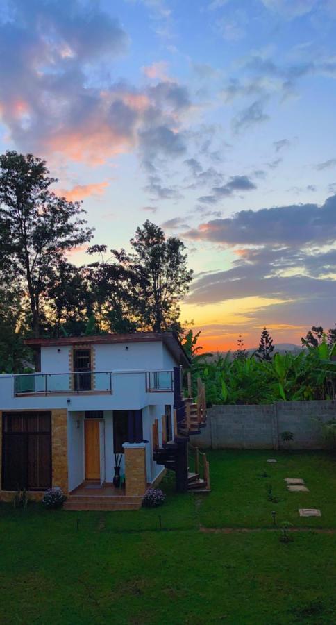 Апартаменты Tiny House With Amazing View Аруша Экстерьер фото
