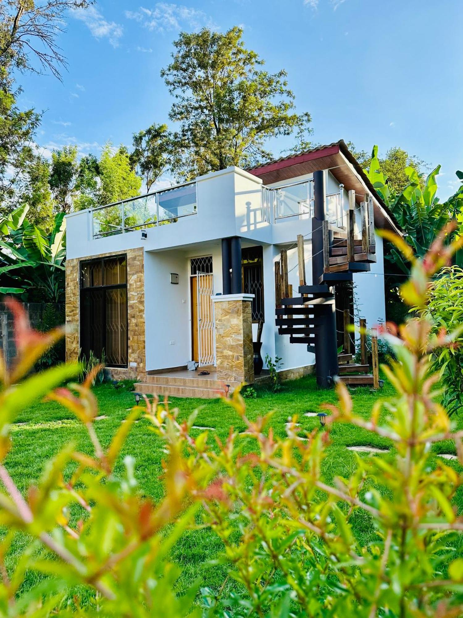 Апартаменты Tiny House With Amazing View Аруша Экстерьер фото